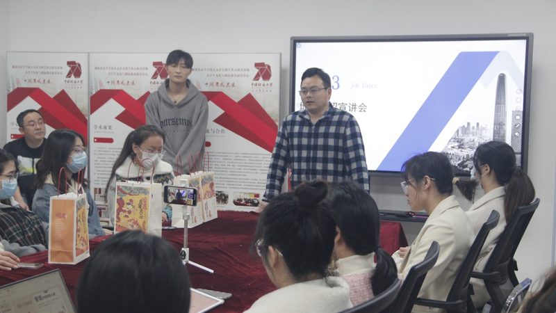 小标题：成人高考复习资料，选对才是关键