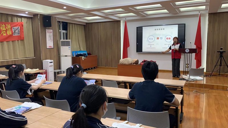 师资力量是企业培训品牌口碑的又一重要指标。优秀的师资团队应具备以下条件：